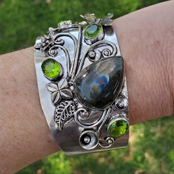 New Labradorite & Peridot 925 Silver Butterfly & Flowers Cuff Bracelet. - Picture 8 of 16